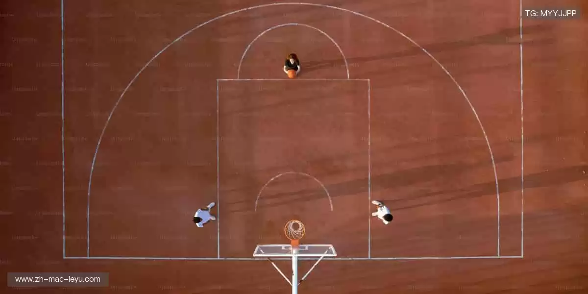 周边好物，粉丝专属！👕🎁 从球衣到纪念章，把热爱穿在身上！